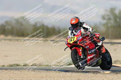 media/Nov-16-2025-Race Pace (Sun) [[8c5fa54630]]/Verified Riders/2-Turn 7 (945am)/